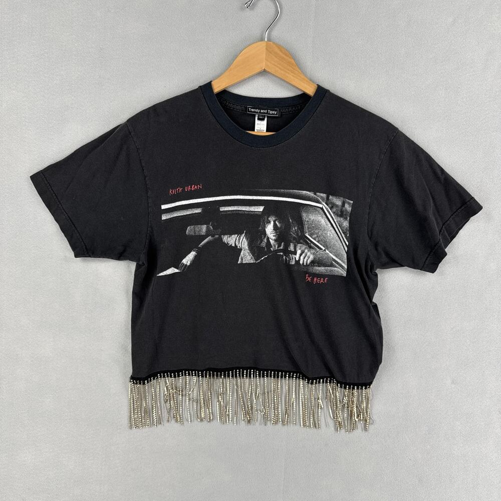 Trendy And Tipsy Shirt Womens Medium Black Keith Urban Fringe Crop Top Graphic